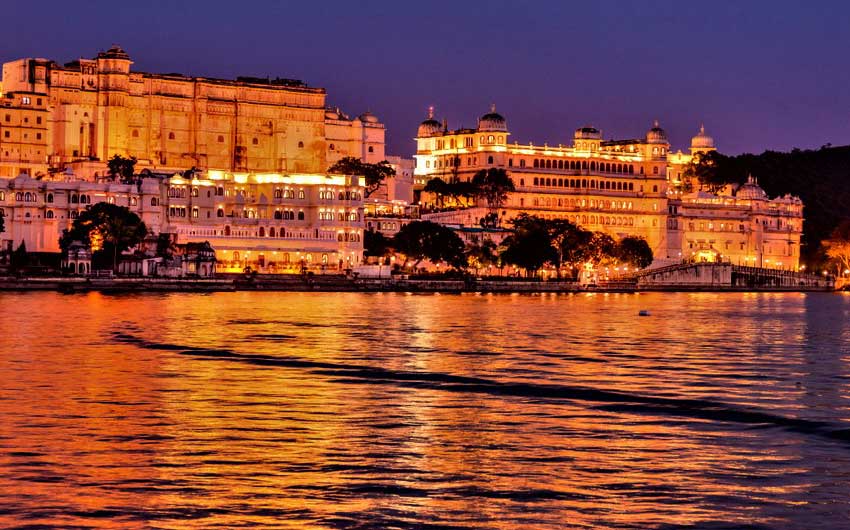 taxi for udaipur sightseeing
